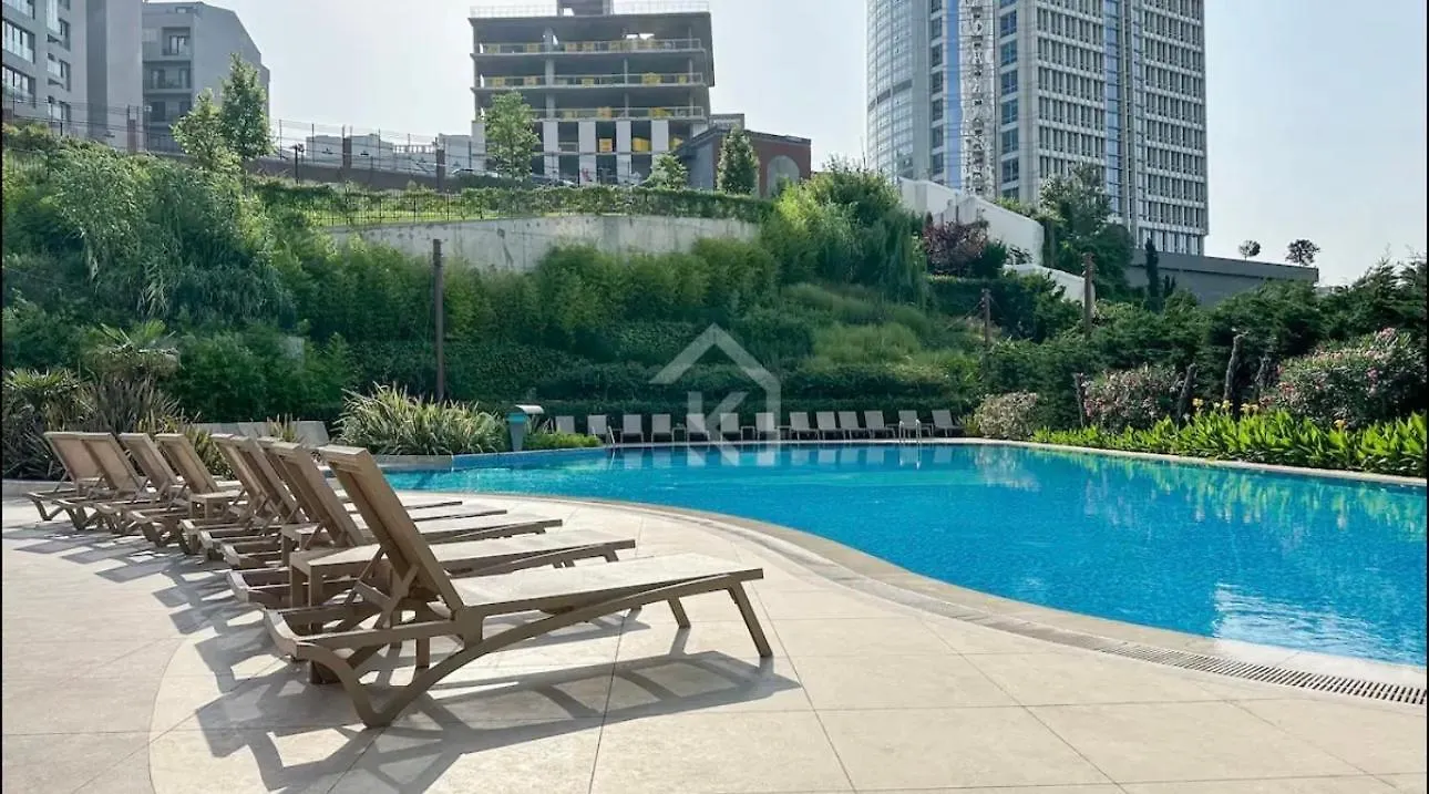Apartment Luxury Apt In The 40 Plus Floor Istanbul